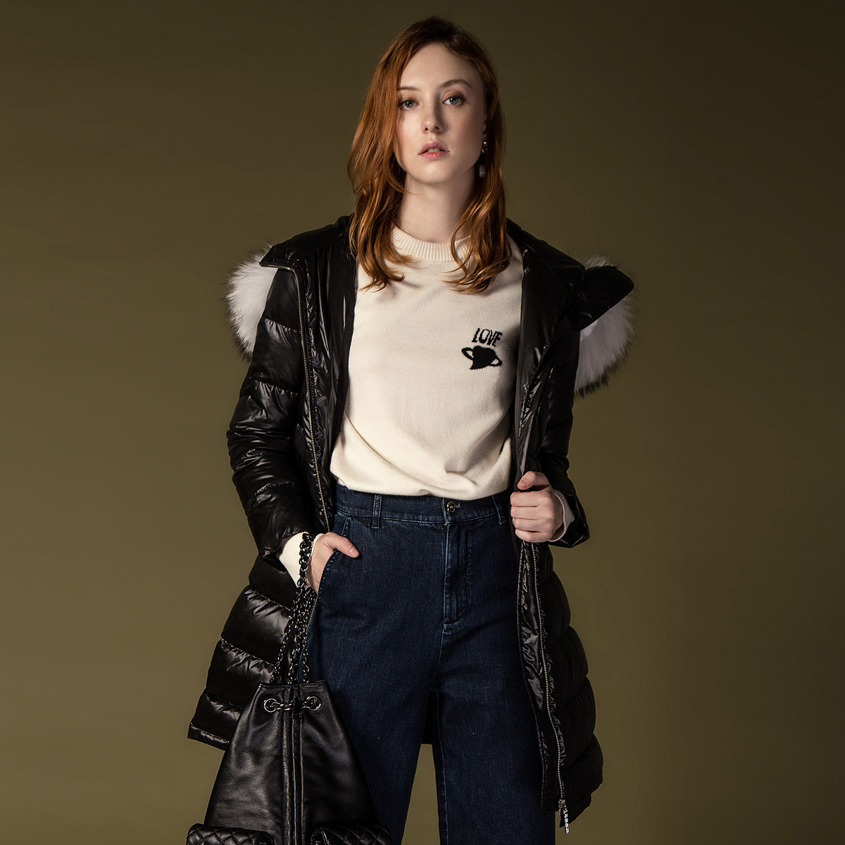 欧碧倩obeg冬装女士毛领连帽宽松羽绒衣中长款羽绒服