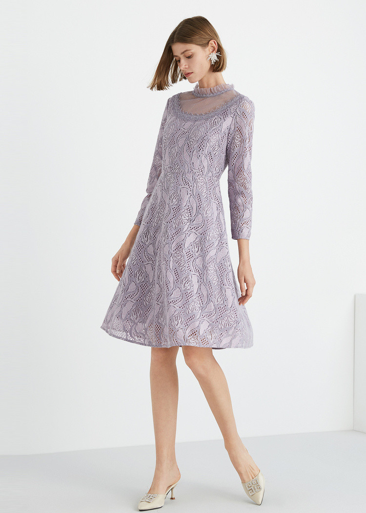 音儿女装2019冬季新款时尚花边装饰网纱拼接钩花镂空连衣裙