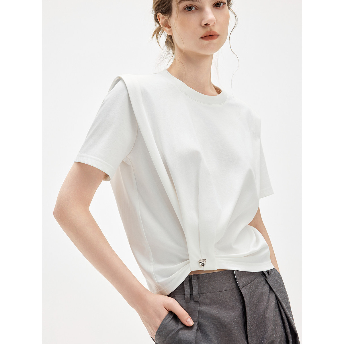 ELLE �������ŮʽT�� ����Ť�� 2026�ļ��¿� �������� ΨƷ����ʱ������144Ԫ