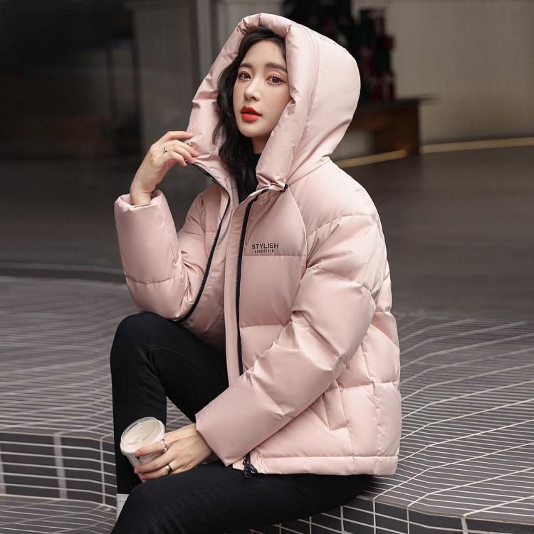 雪中飞 【都市风】时尚休闲系列H版型显瘦漂亮连帽短款女式羽绒服