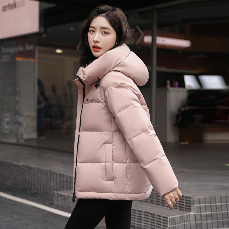 雪中飞 【都市风】时尚休闲系列H版型显瘦漂亮连帽短款女式羽绒服