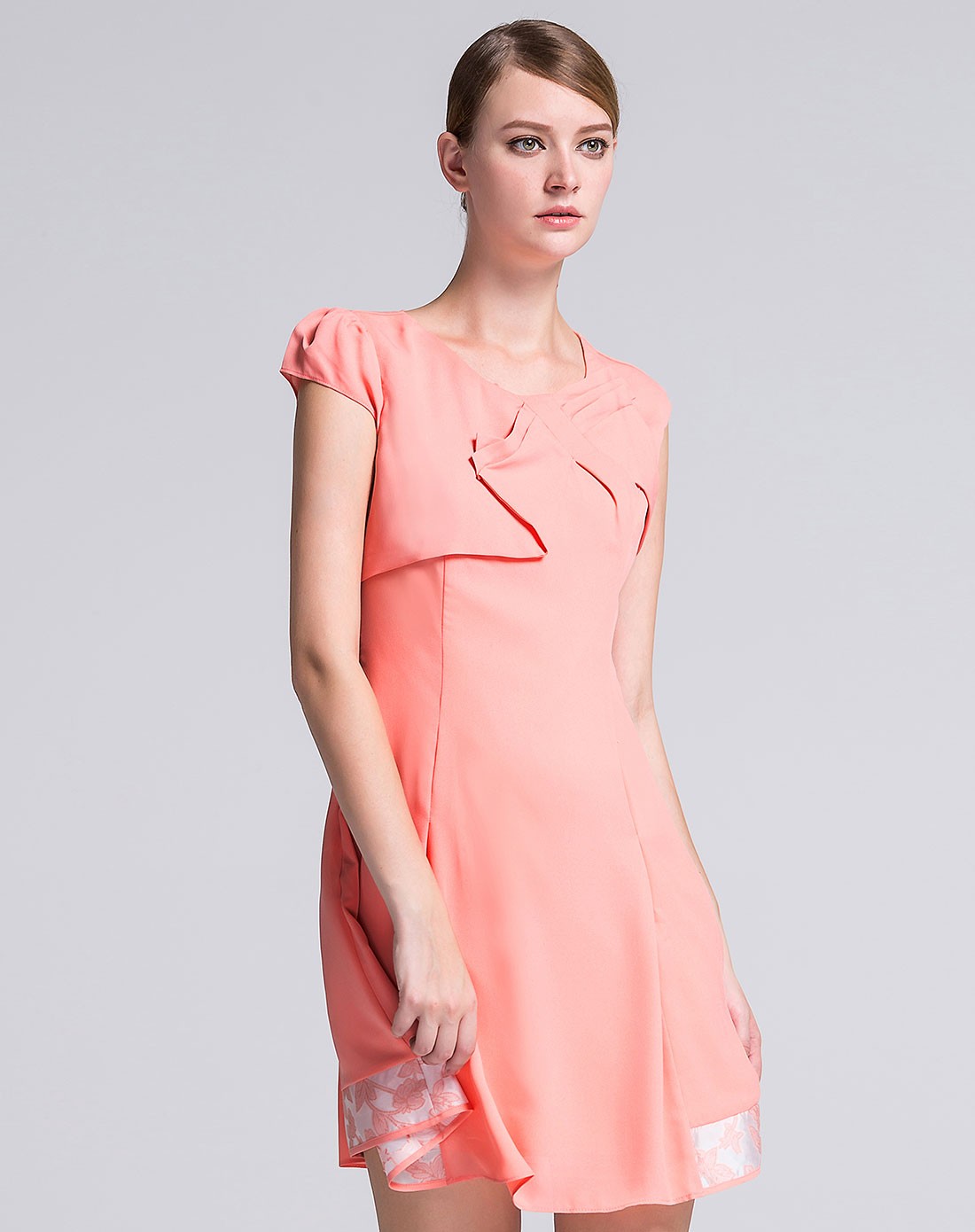 橘粉色短袖蝴蝶结绣花拼接气质连衣裙