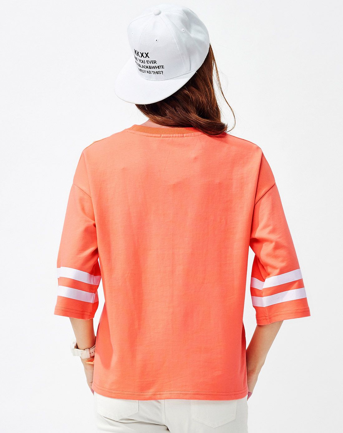 女款粉橙前胸撞色字母印花中袖套头卫衣