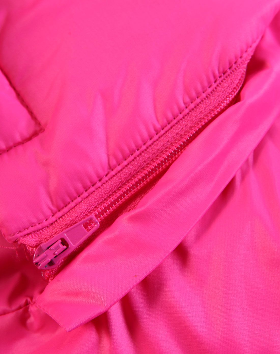 嫣红色可拆毛领收腰羽绒服