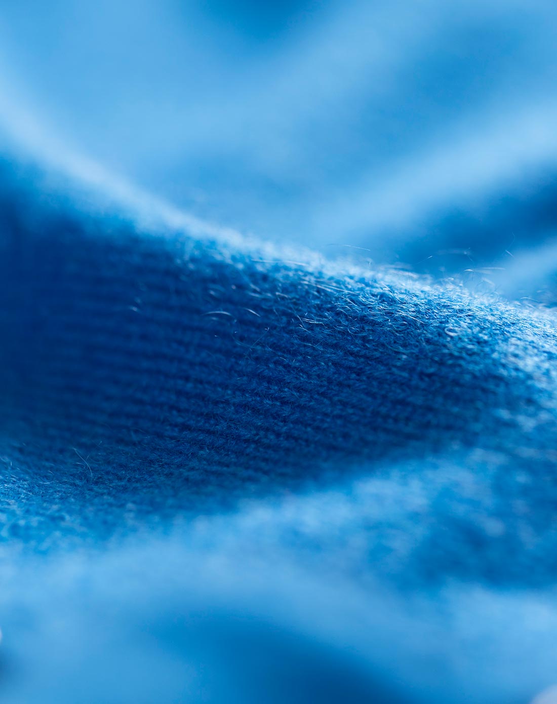 深湖蓝圆领长袖开衫百搭羊绒毛衫外套