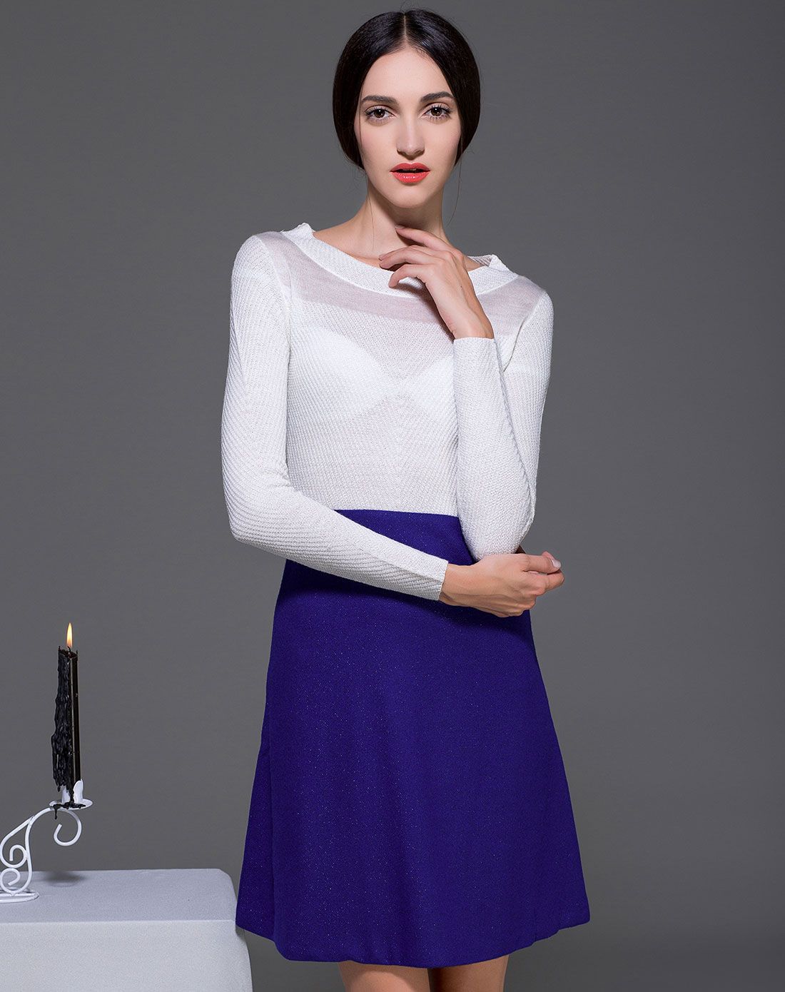 米蓝色简约镂空长袖拼接修身连衣裙