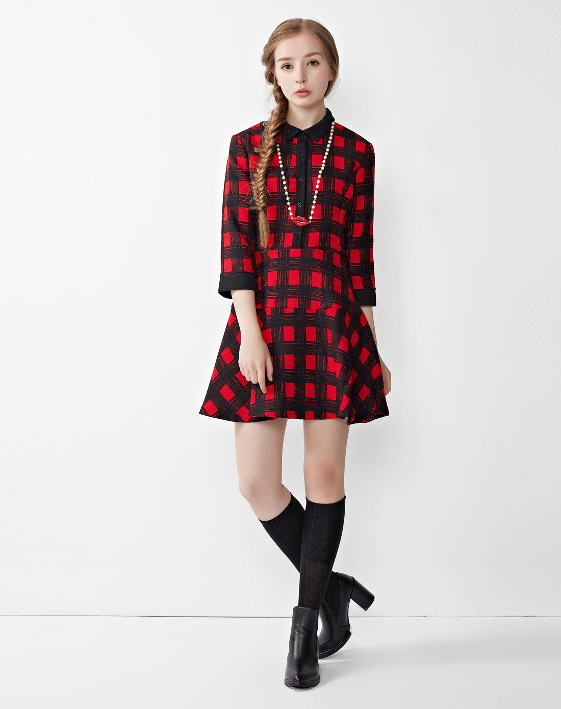 tt.color女装专场 > 红色时尚黑红格收腰连衣裙