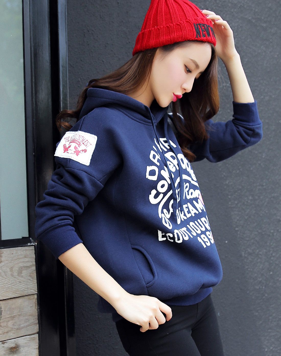 美都汇modewe女装移动端专场美都汇藏蓝色宽松中长款字母连帽卫衣gh13