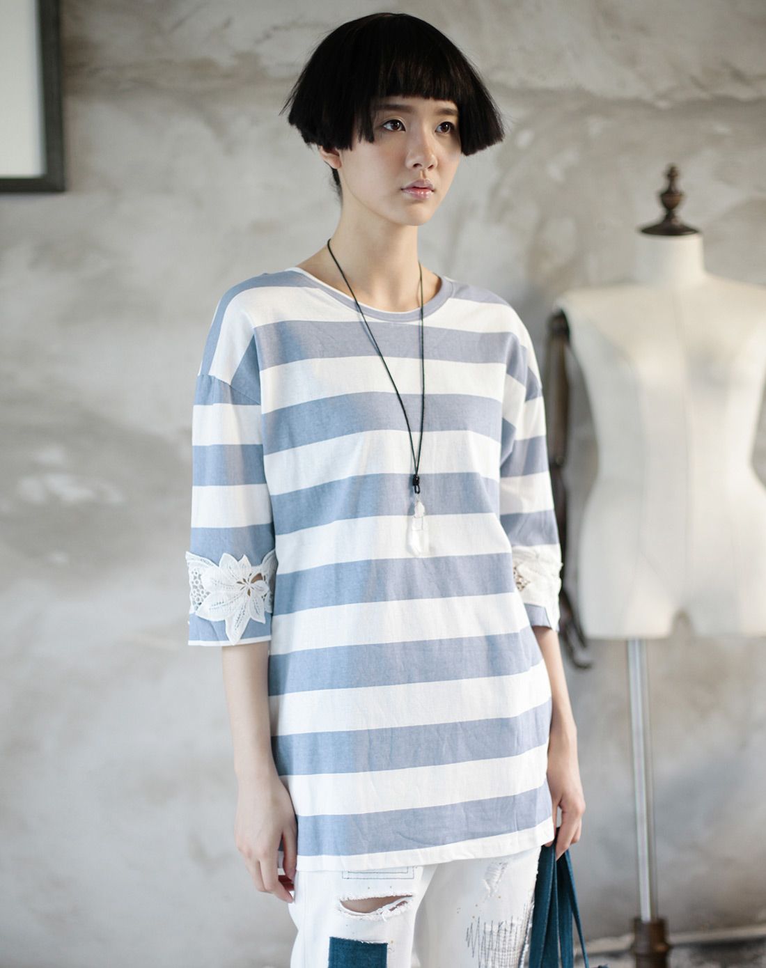 蓝/白色条纹中长款六分袖t恤