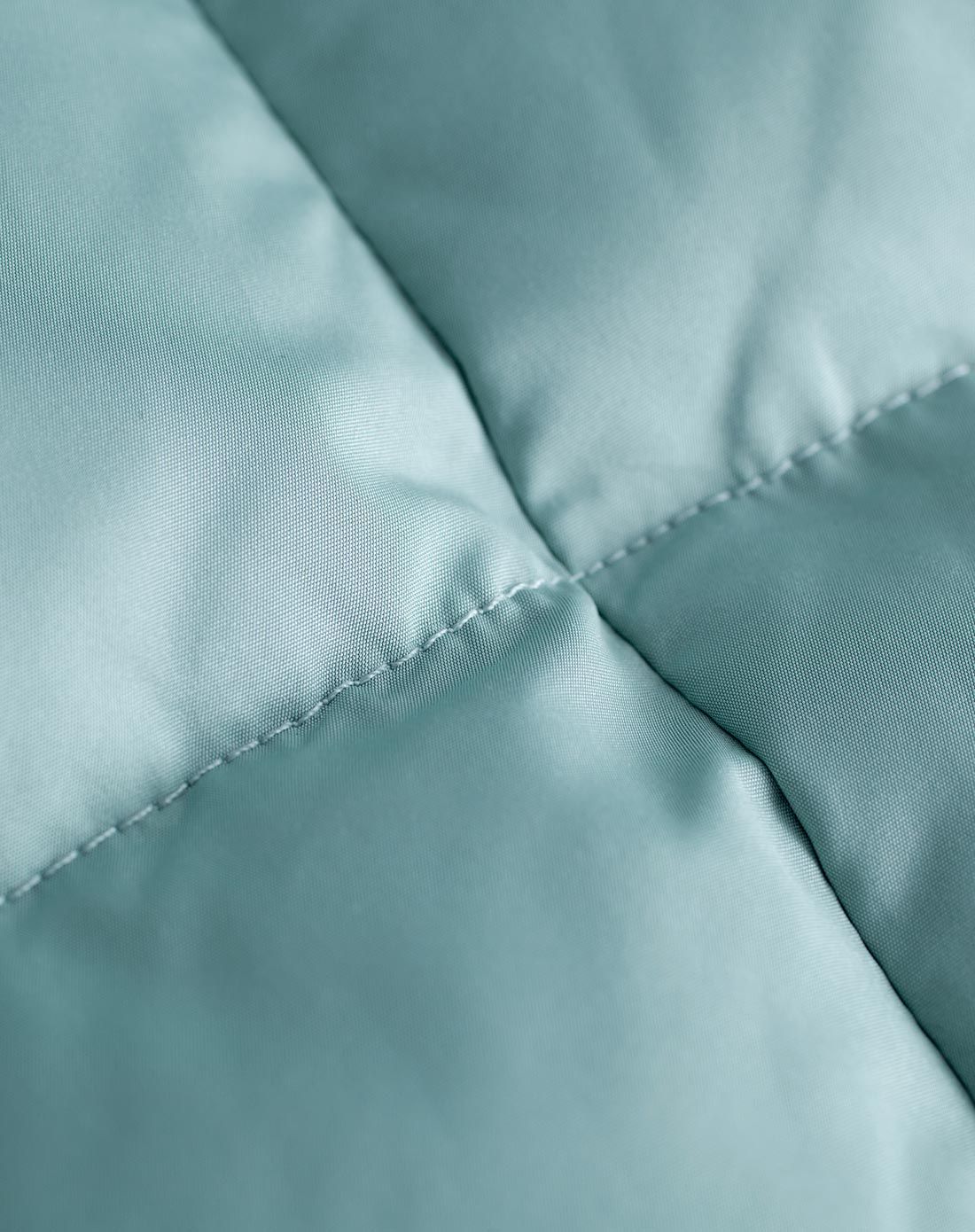 浅水蓝百搭毛领羽绒服