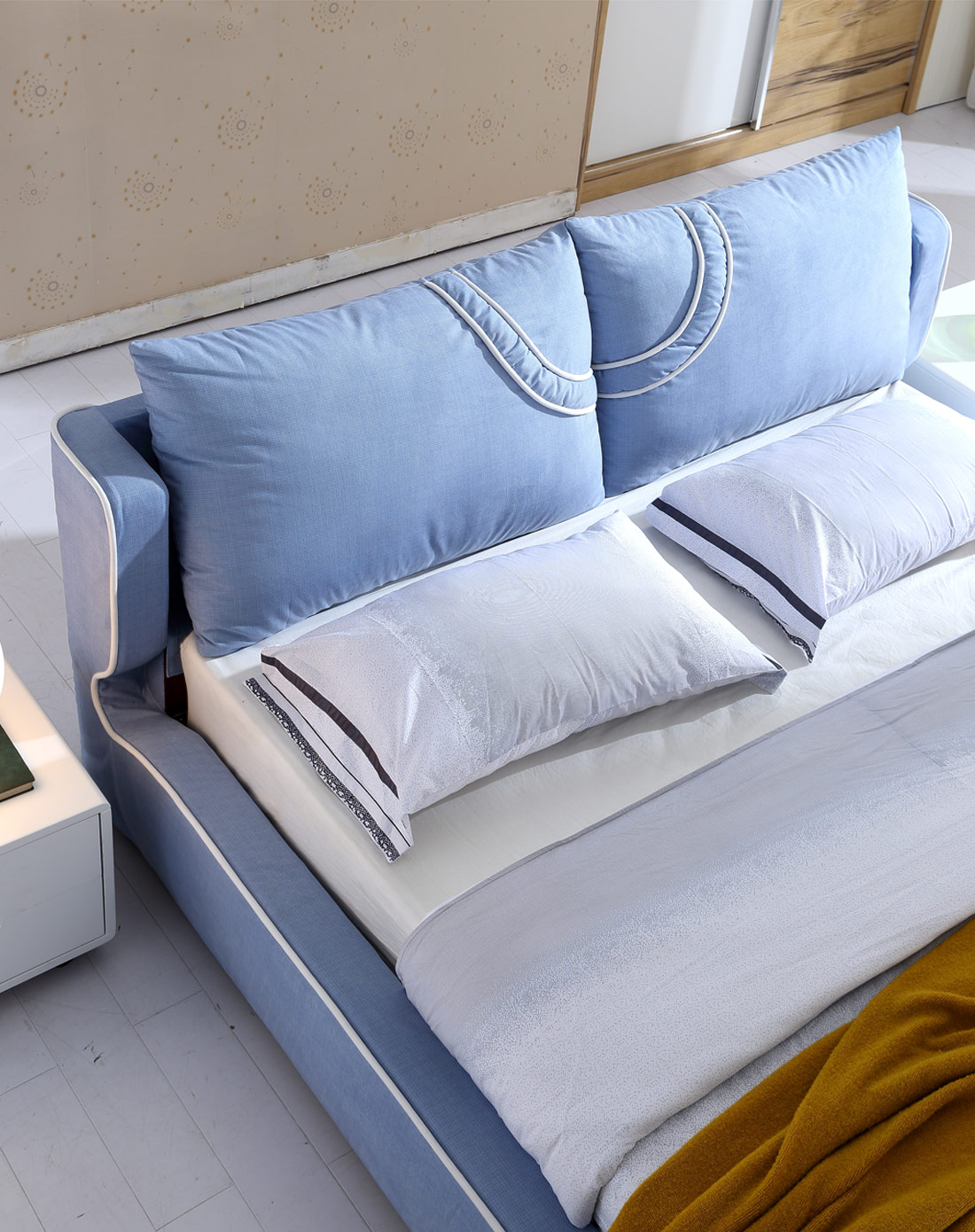 > 维多利亚布艺床架子床 天蓝色