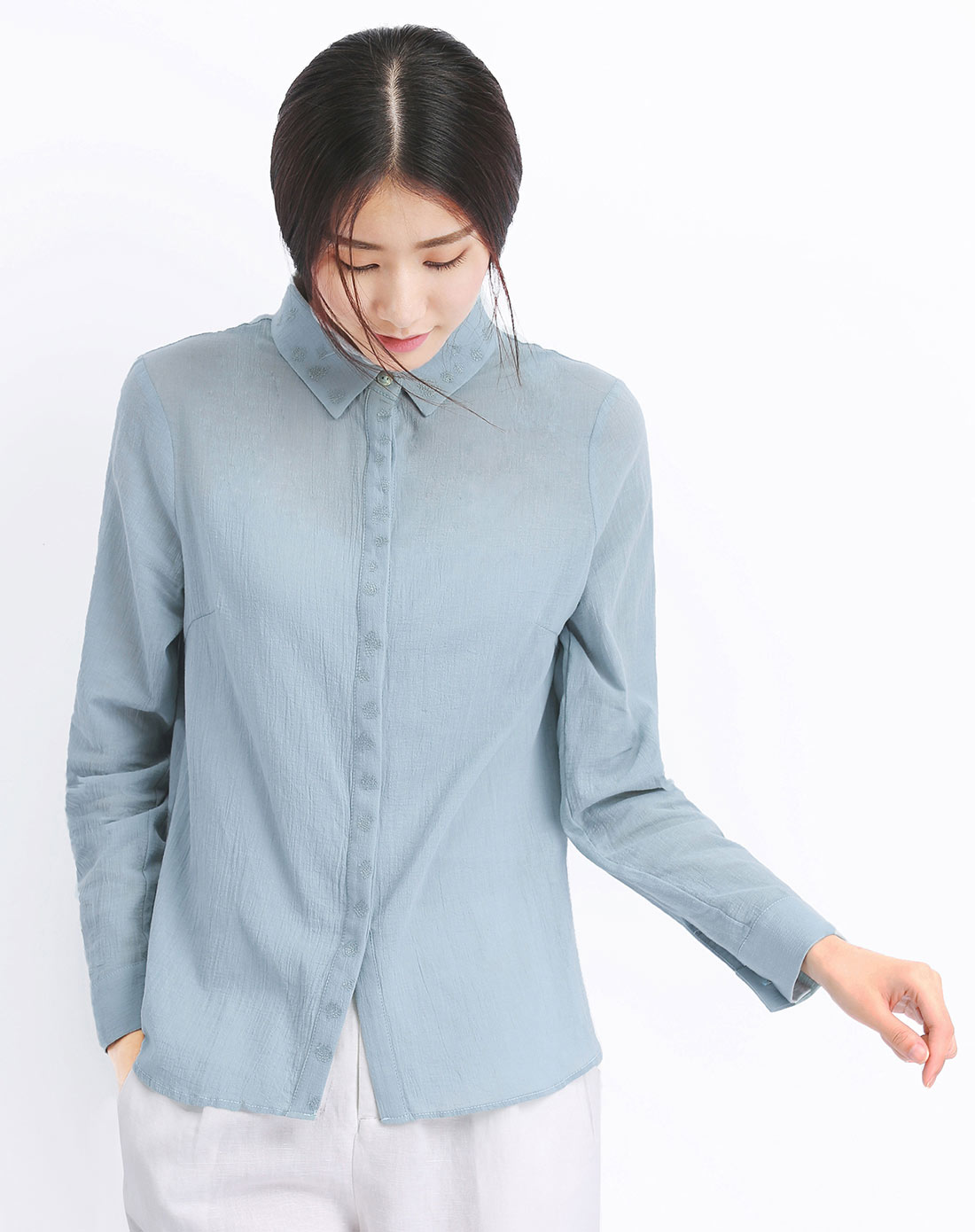 女式豆绿色长袖衬衫