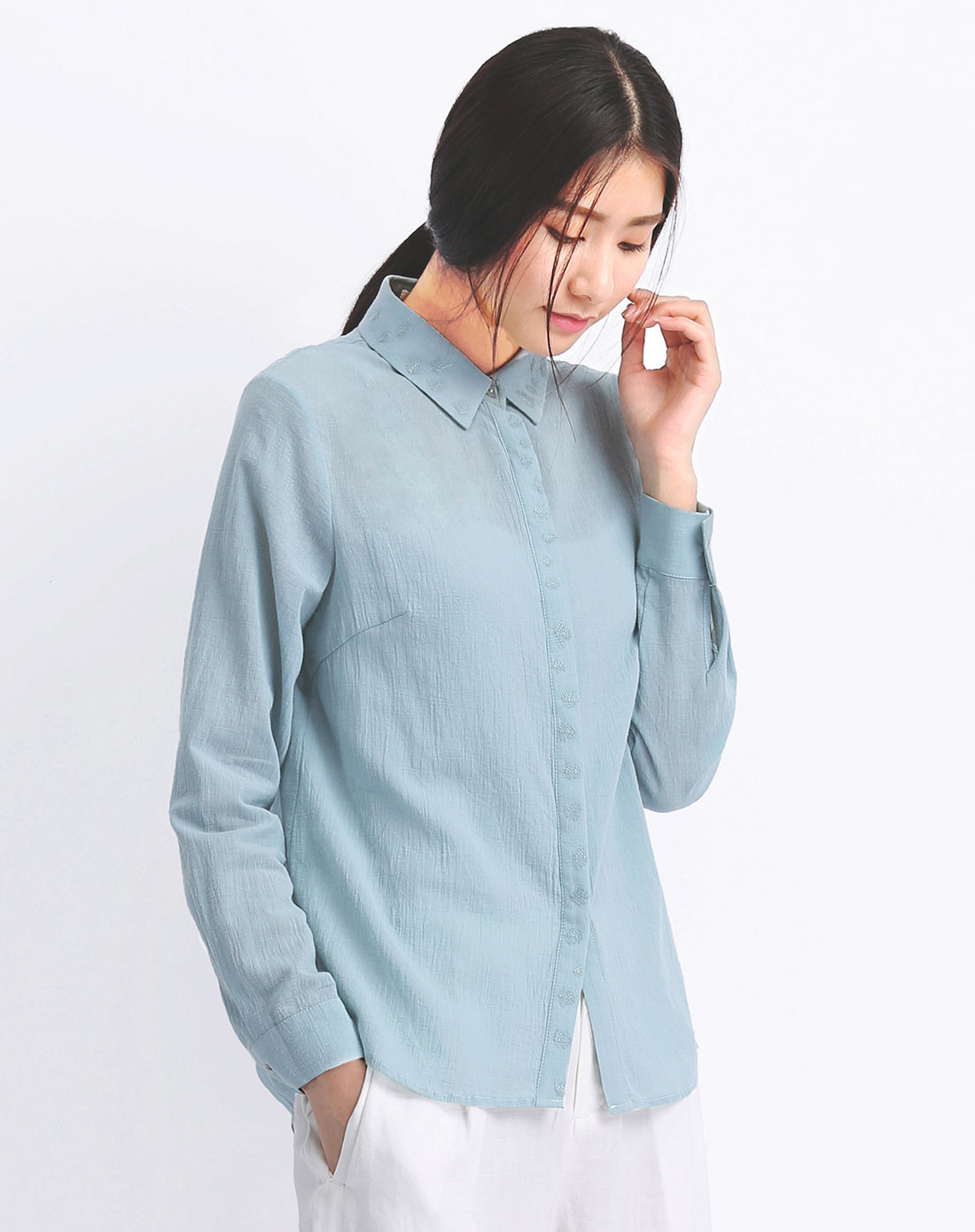 女式豆绿色长袖衬衫