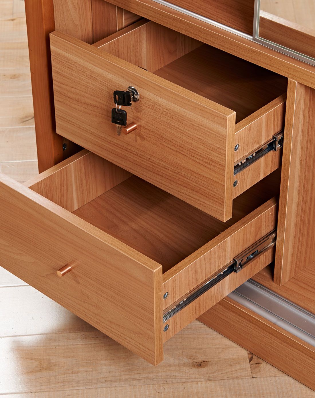 实木颗粒板1.8米趟门衣柜黄胡桃色