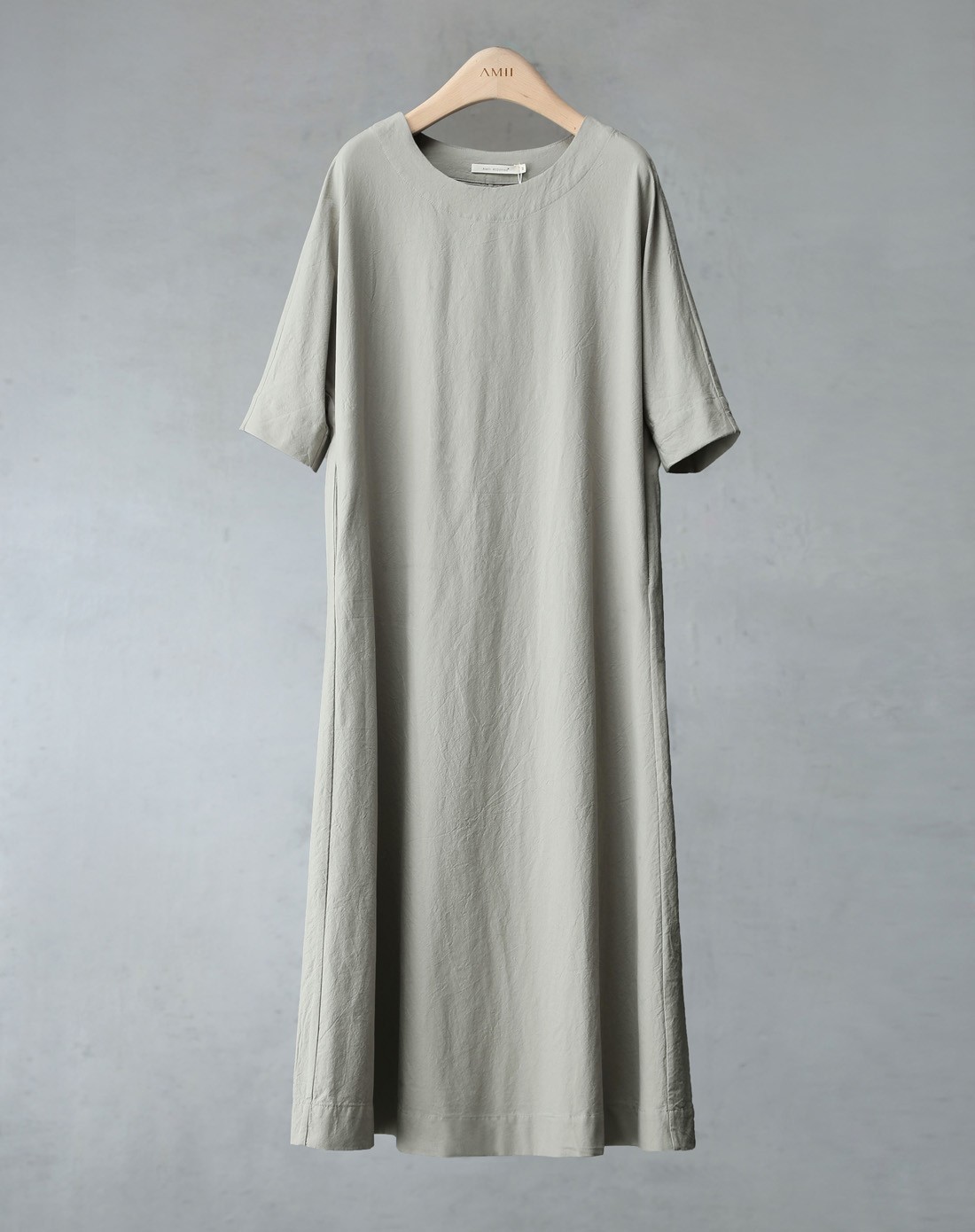 豆绿灰宽松圆领a型连衣裙
