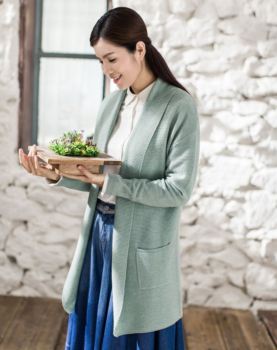 【冬新装】豆绿色双贴袋开衫毛衣