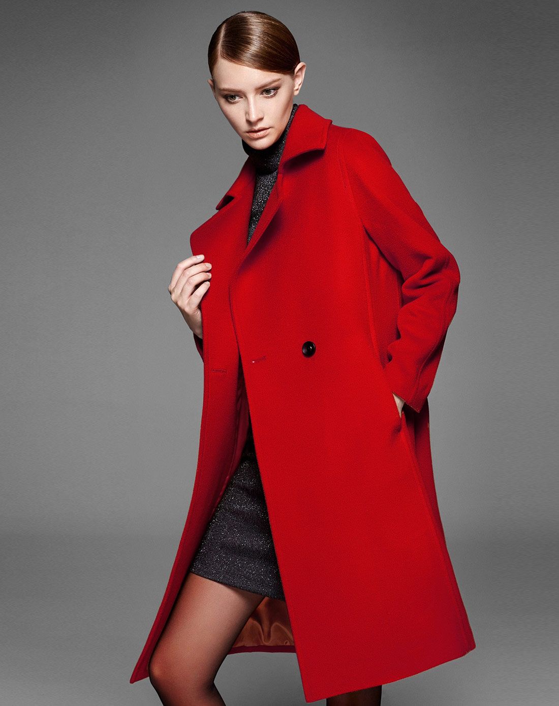 女红色大衣