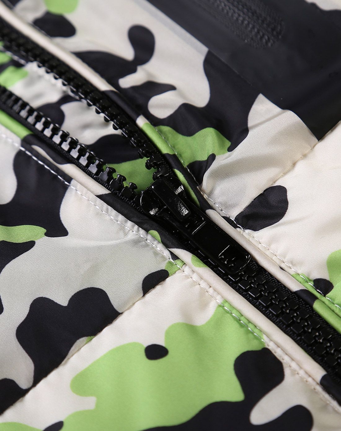 男白色迷彩轻薄羽绒服