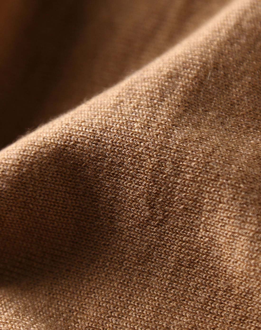 褐色简约套头中长款针织衫