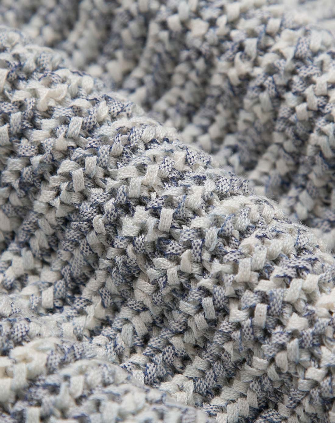 白桦色简约百搭套头长袖针织衫