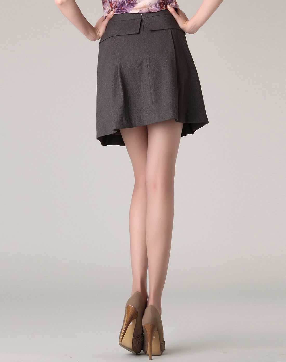女款灰色短裙