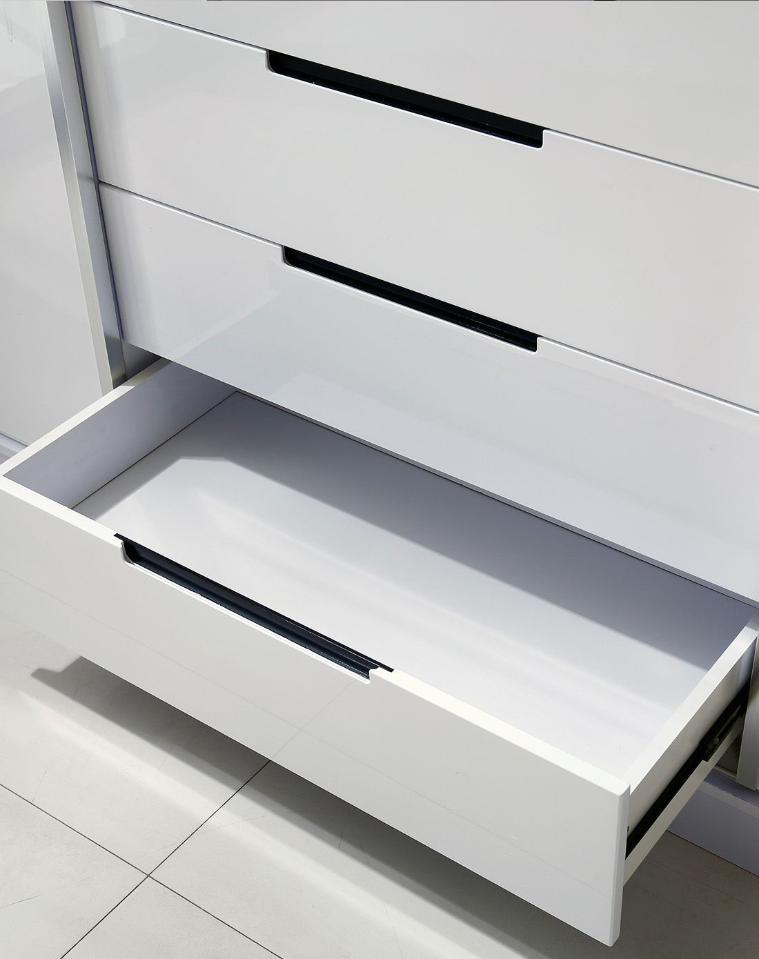 雅林家具专场现代简约亮光白色烤漆带抽储物四门衣柜2米m27-a1_唯品会