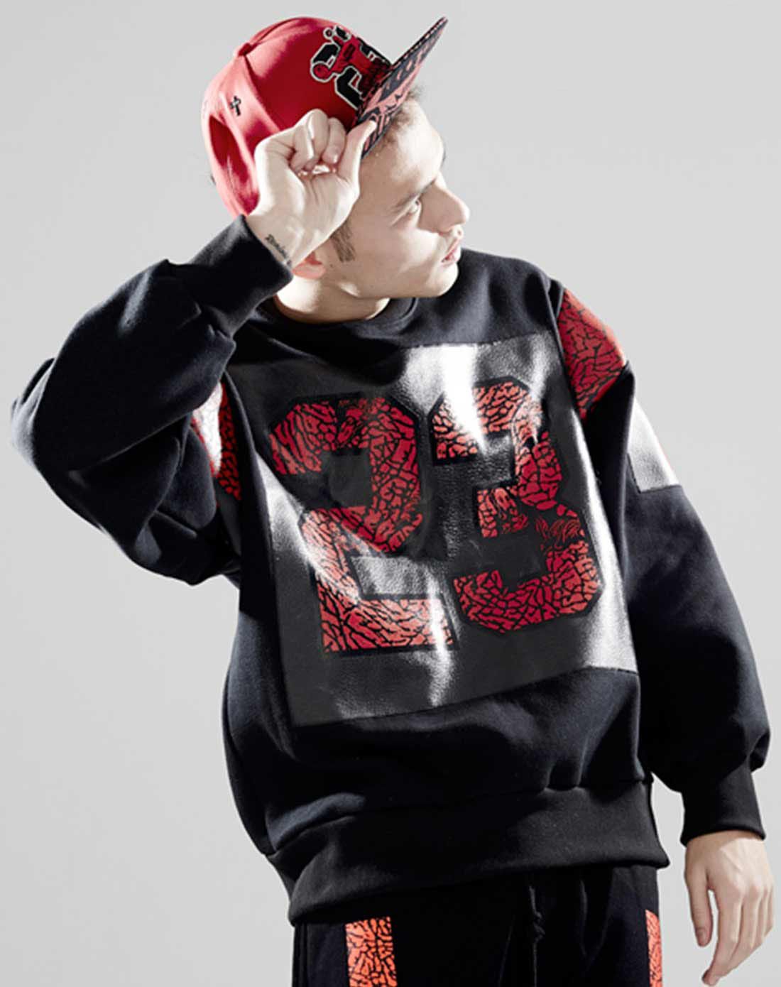 廖人帅潮牌 第23号宇宙皮革拼接宽松大学t