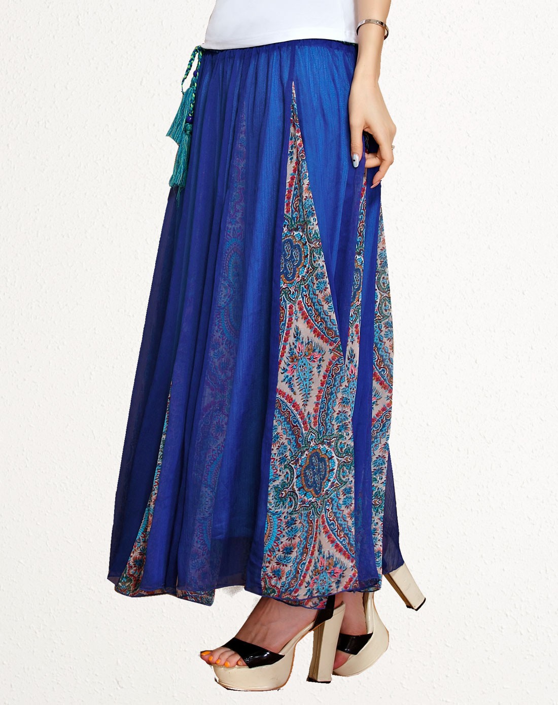 蓝色大裙摆飘逸长裙