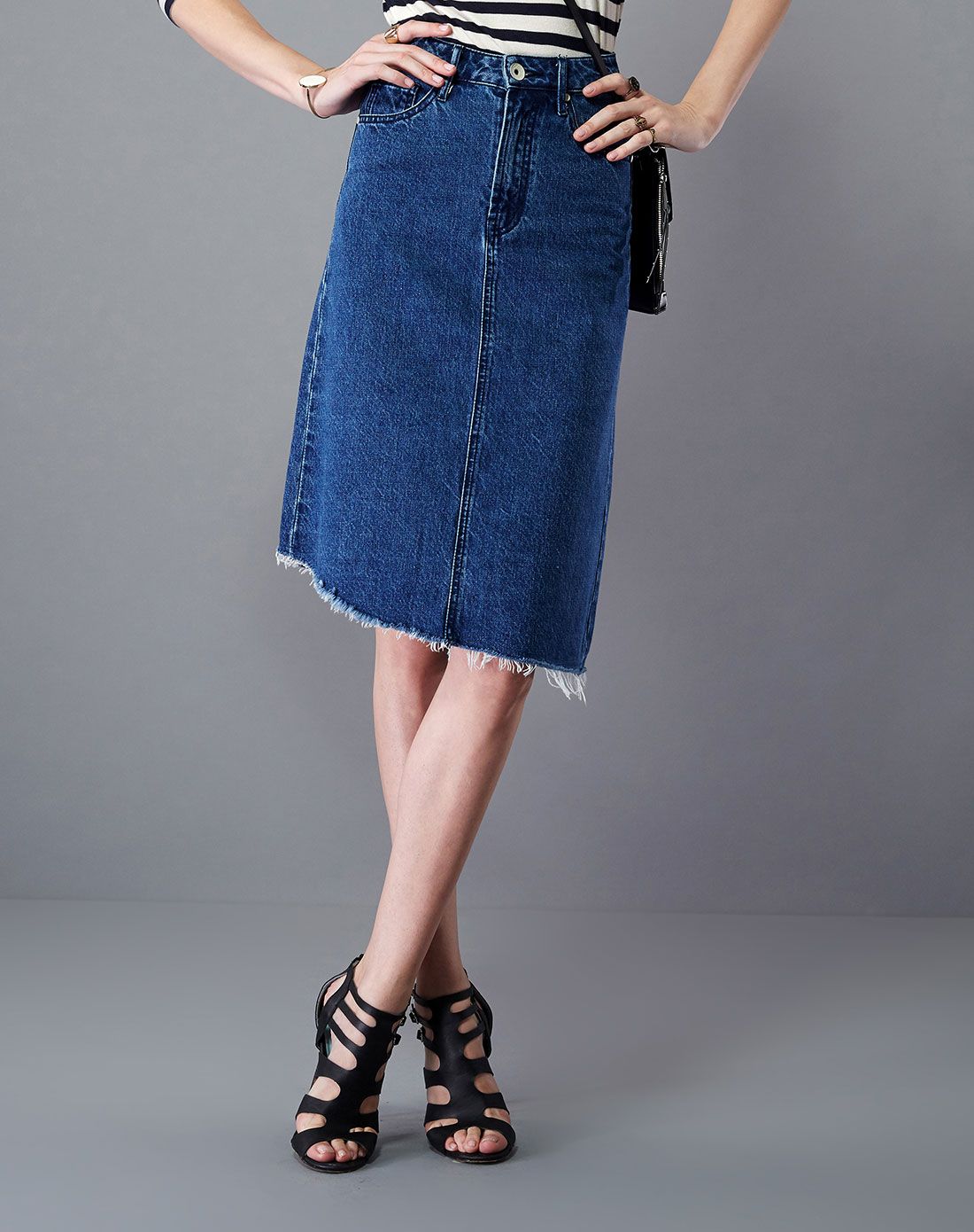 深蓝色修身中长半身裙