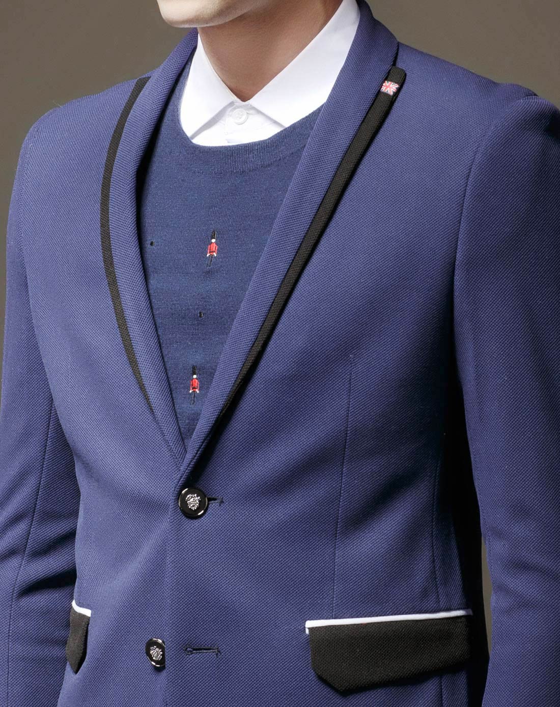 宝蓝色时尚双层领窄领西装外套