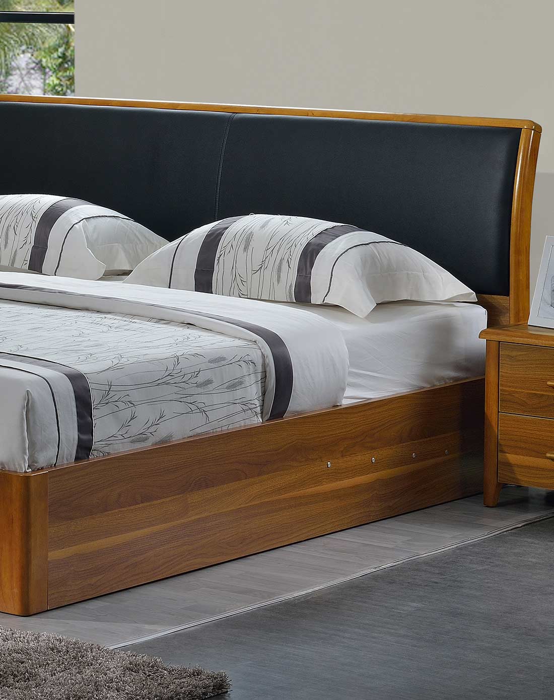 精品橡木 15米卧室现代木纹实木床 普通床体