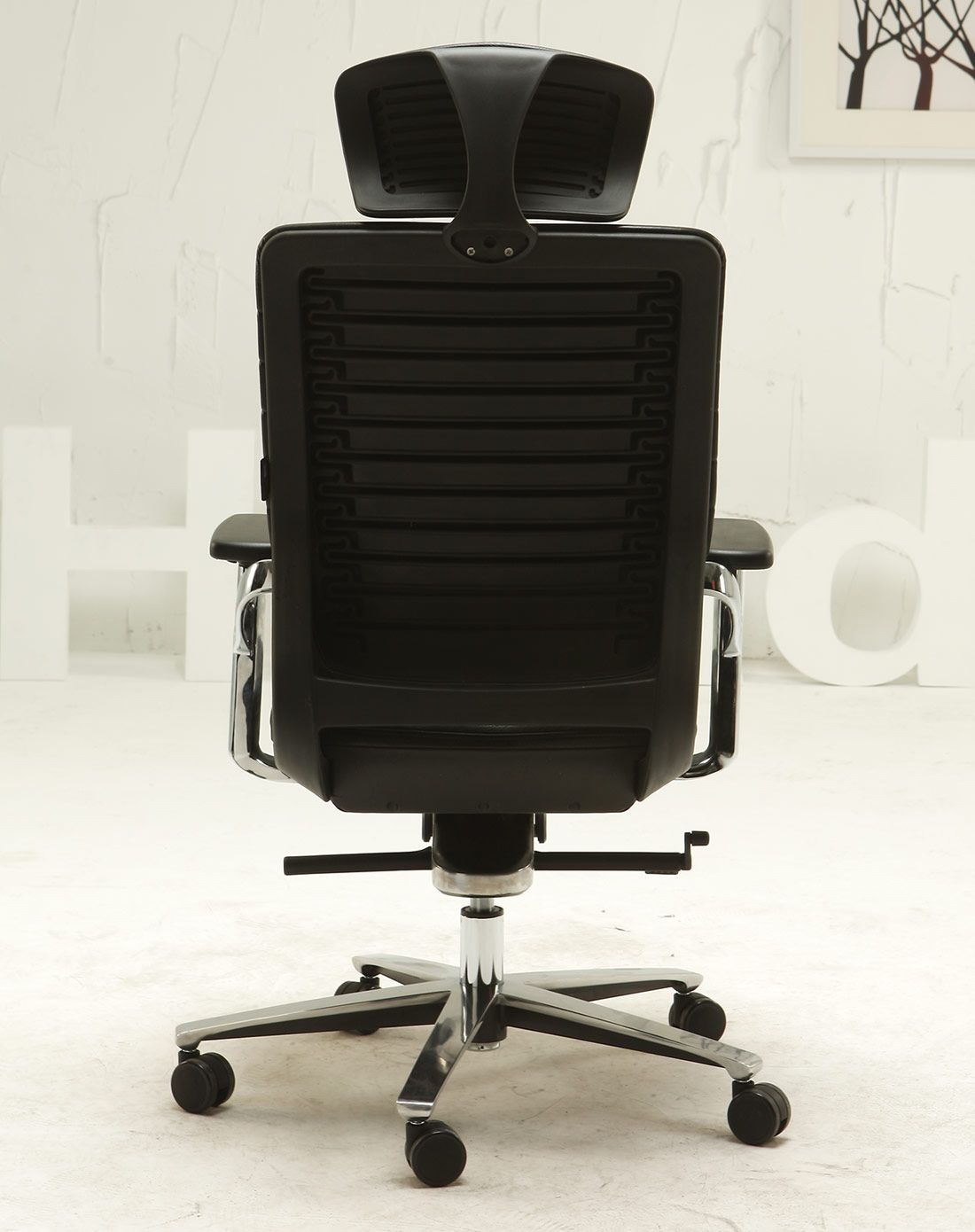 > 多功能扶手电脑椅 高级办公椅 黑色