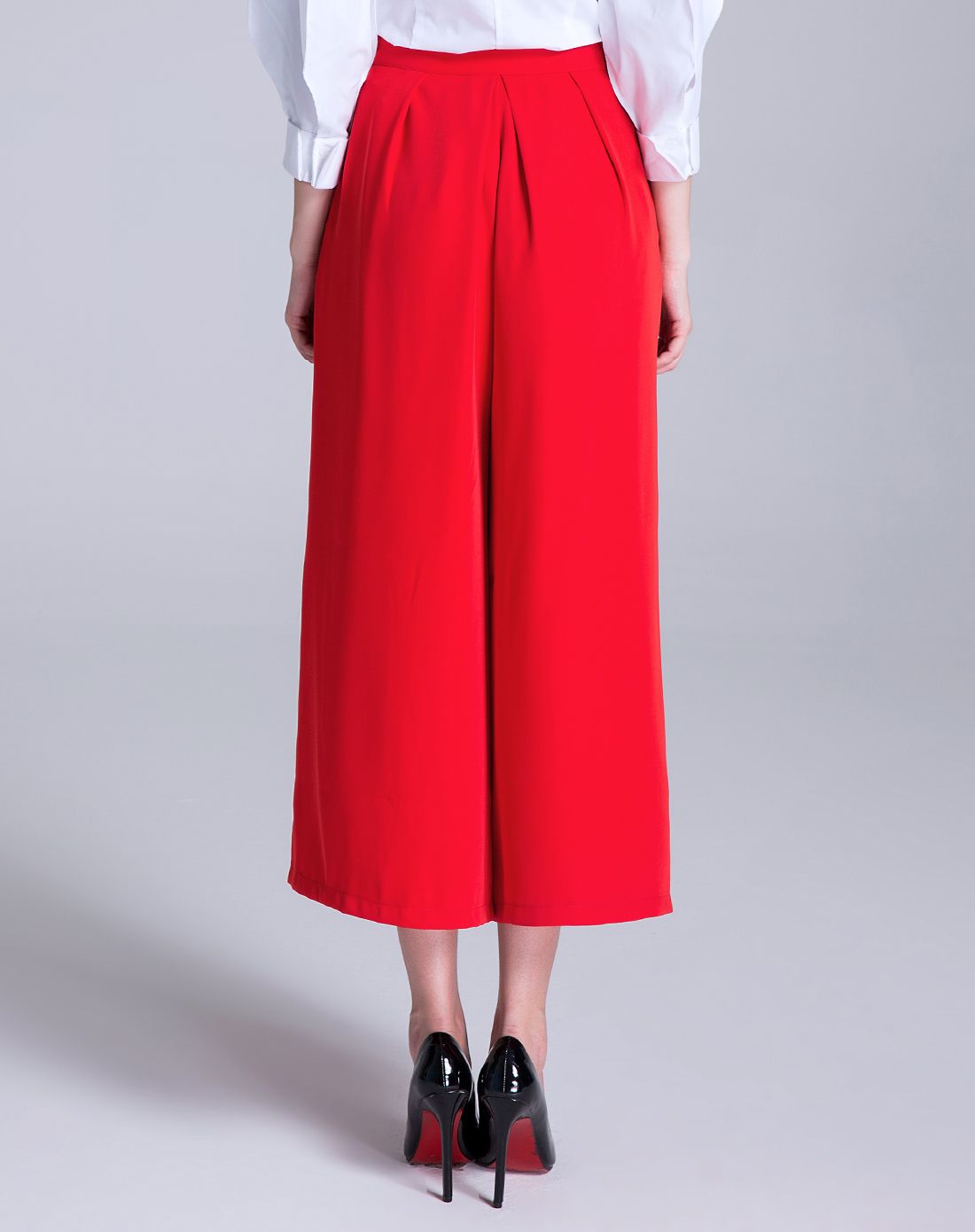 红色流行舒适飘逸宽松灵动个性时尚裙裤