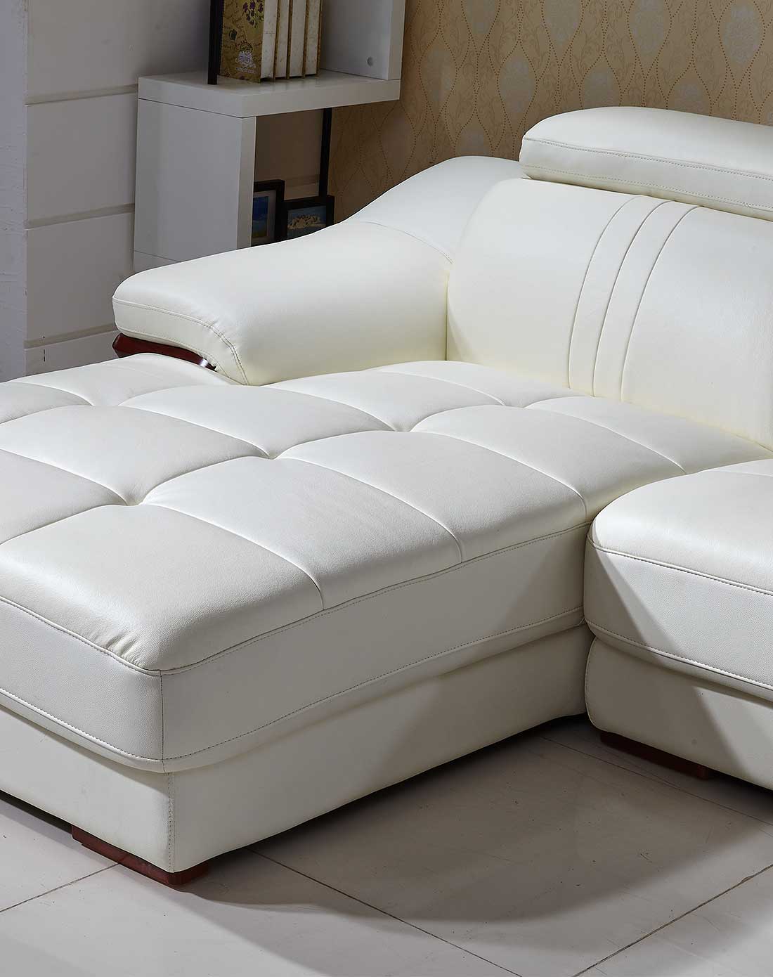 秀兰·邓波儿白色沙发图片