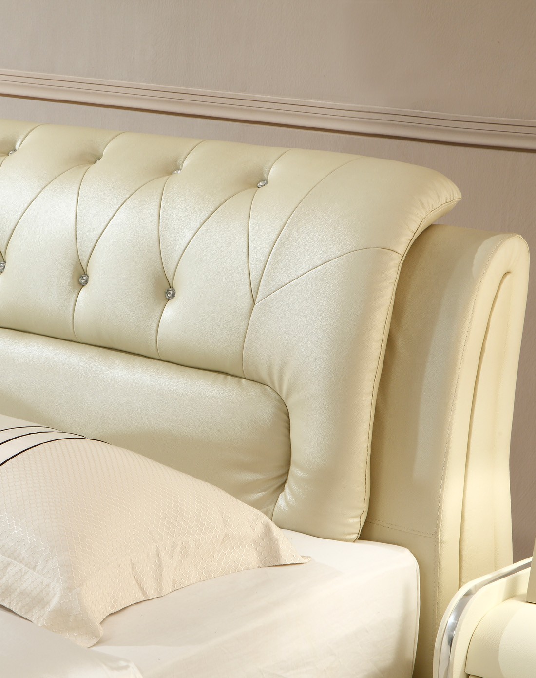 > 1.5米真皮床 典雅端庄之卡其色,带三抽屉