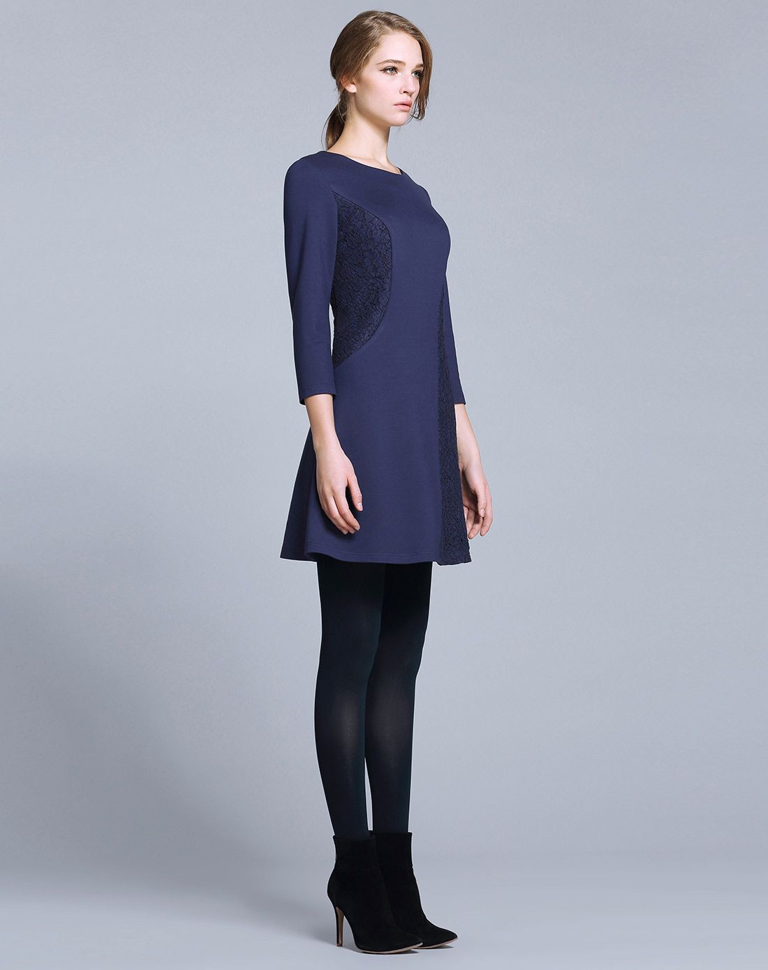 普兰色圆领舒适七分袖连衣裙