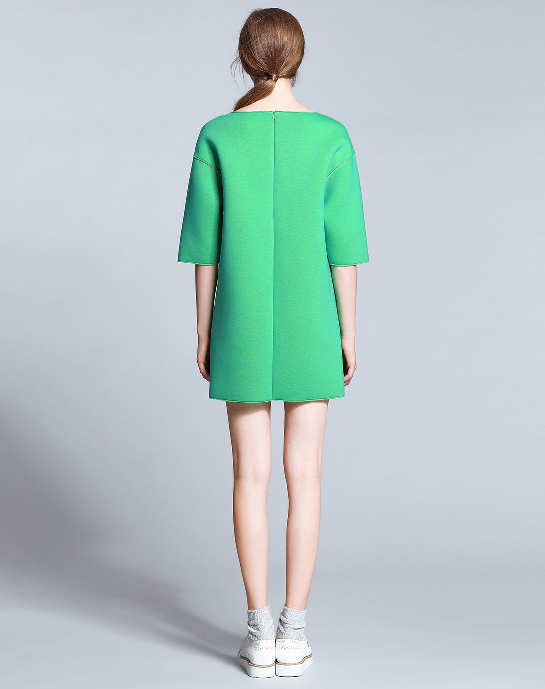 翠绿色个性简约短袖连衣裙