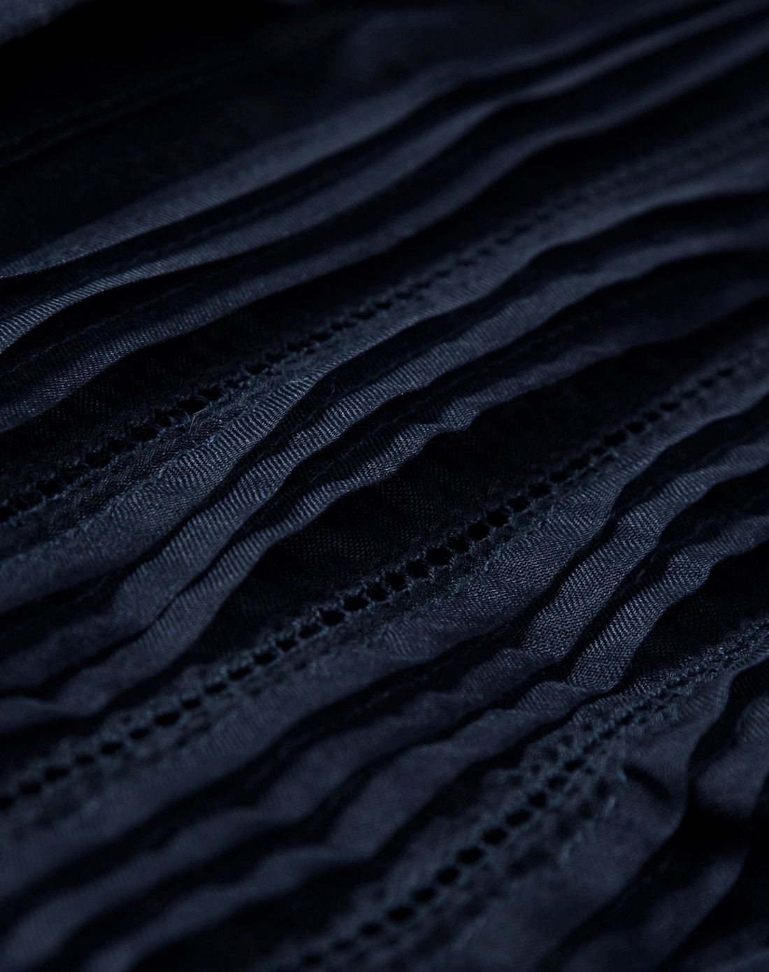 藏青色长袖精致立领连衣裙