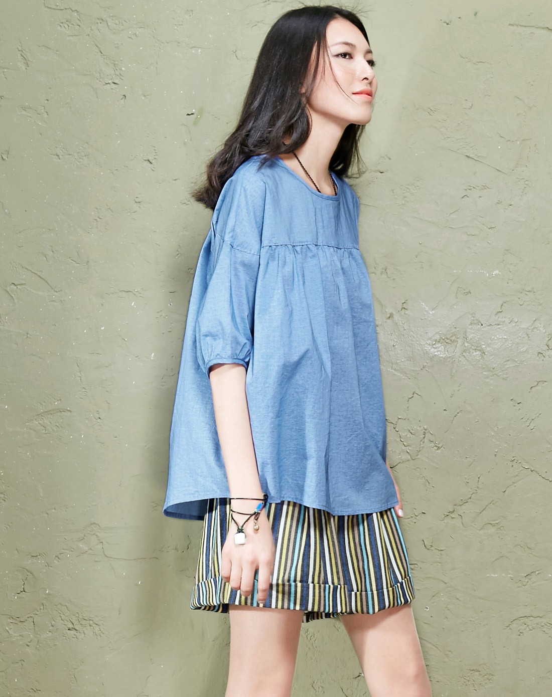 城门 文艺纯色圆领前襟褶皱衬衫