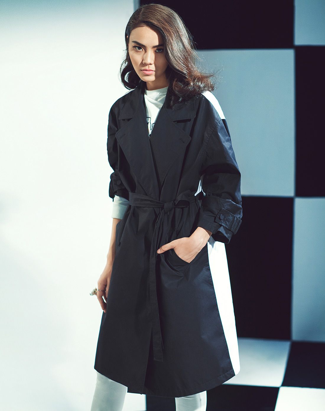 女神新装 尹恩惠合作款 黑色风衣