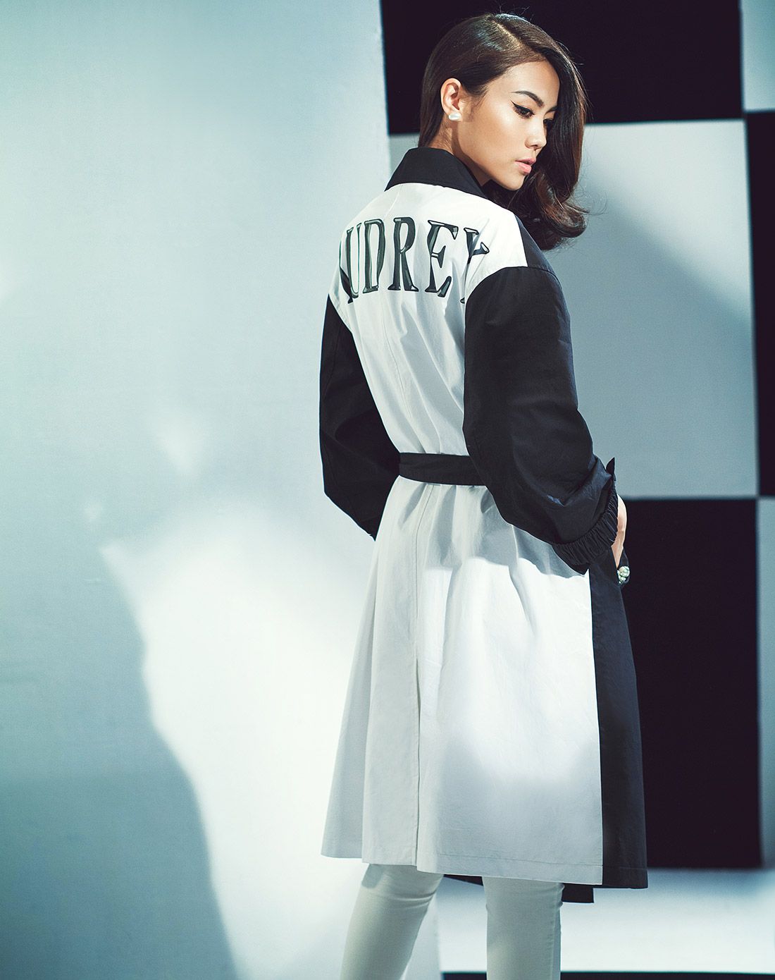 女神新装 尹恩惠合作款 黑色风衣