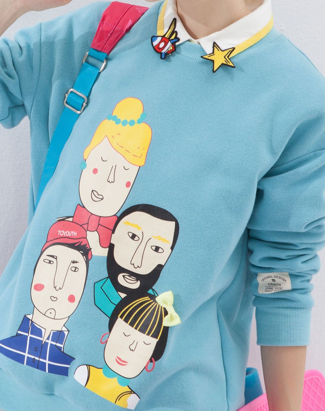 湖蓝卡通人物长袖卫衣