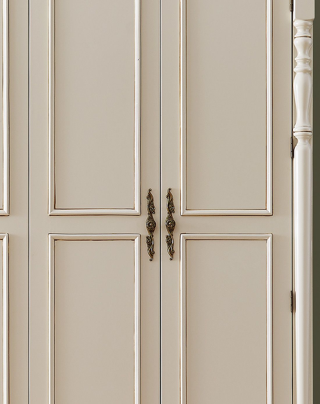 [现代简美]实木框架带抽四门大衣柜