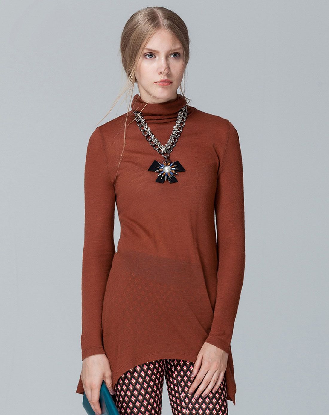 赭石黄简约百搭高领毛针织衫