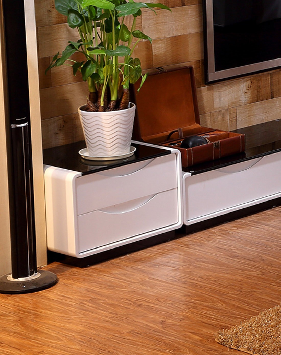 时尚简约白色亮光烤漆二斗柜