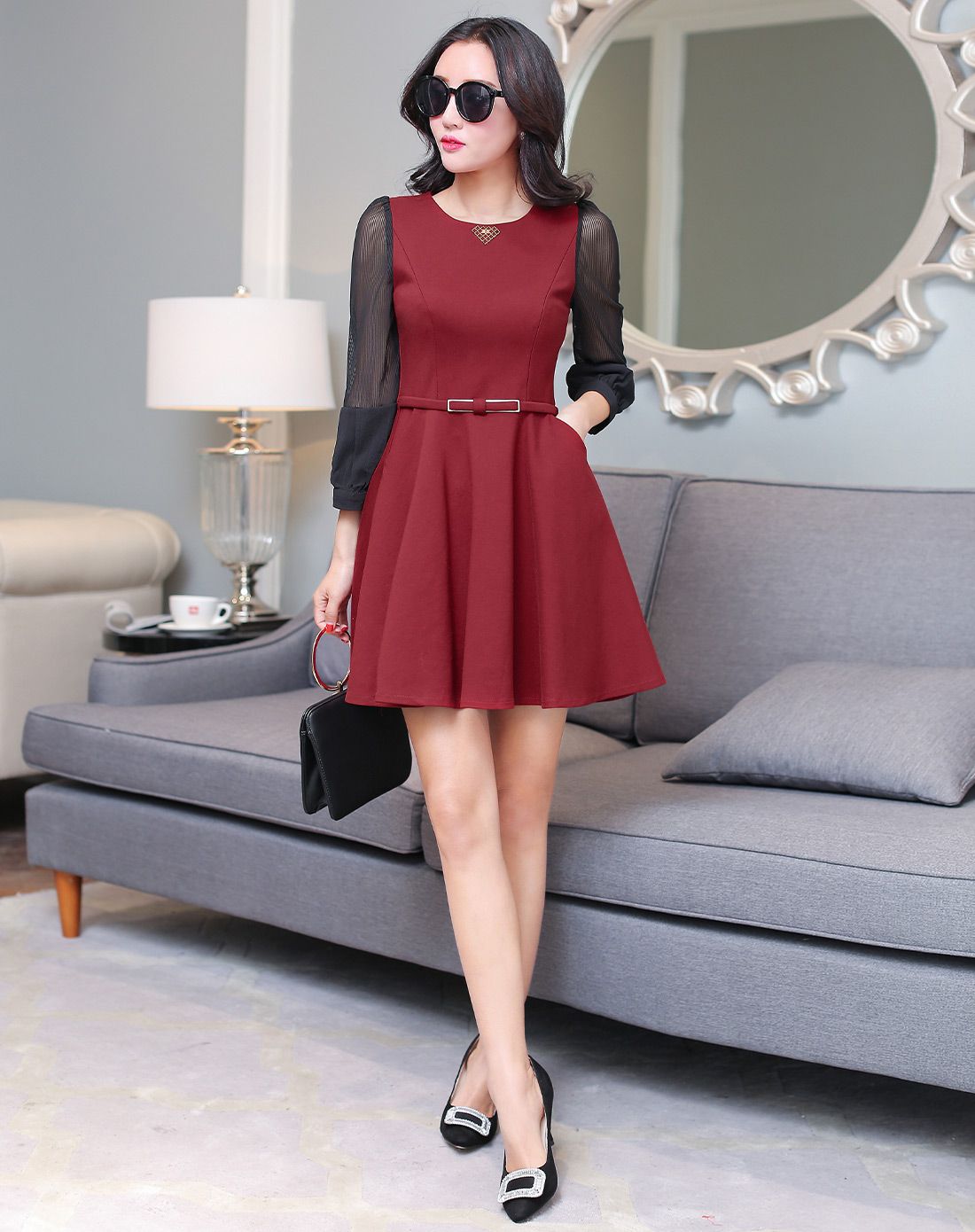 红色圆领简约时尚连衣裙