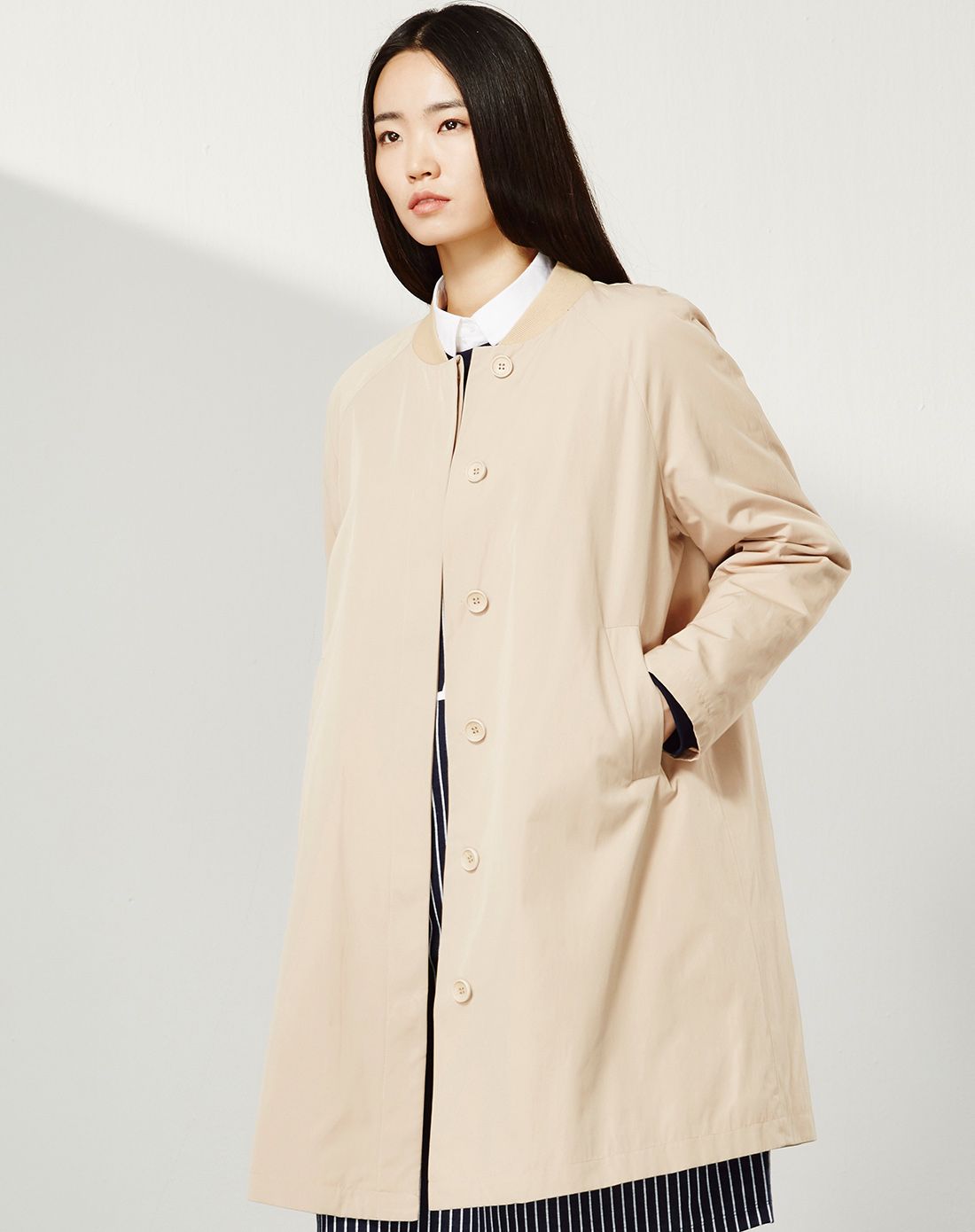 罗纹领口大方简洁宽松a型风衣