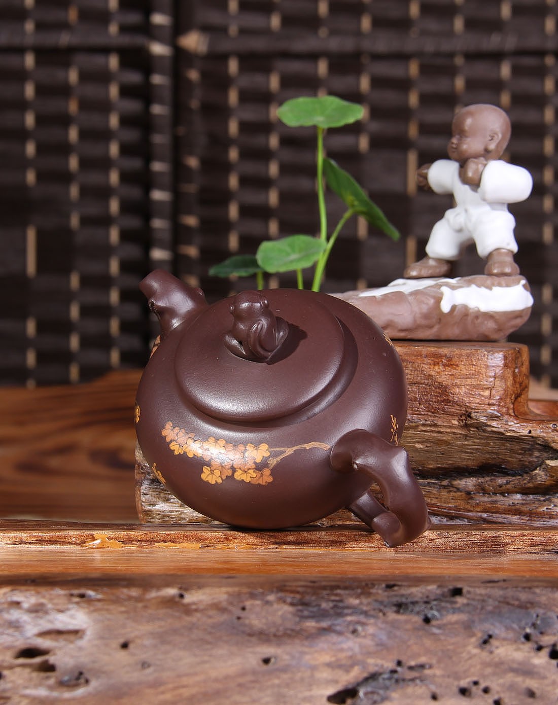 宜兴手工名师(灵猴献寿)紫砂壶