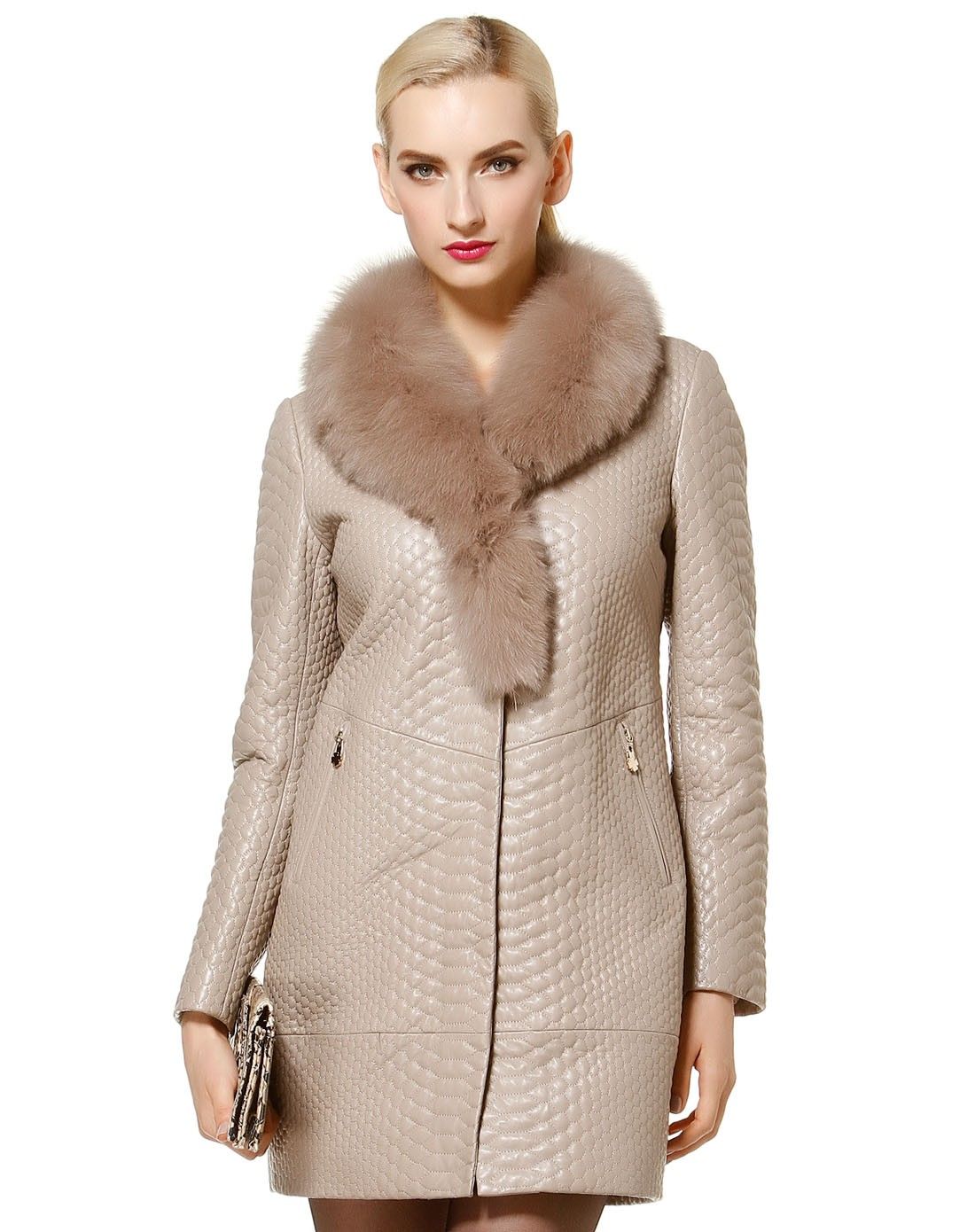 米白色狐狸毛领绵羊皮皮衣